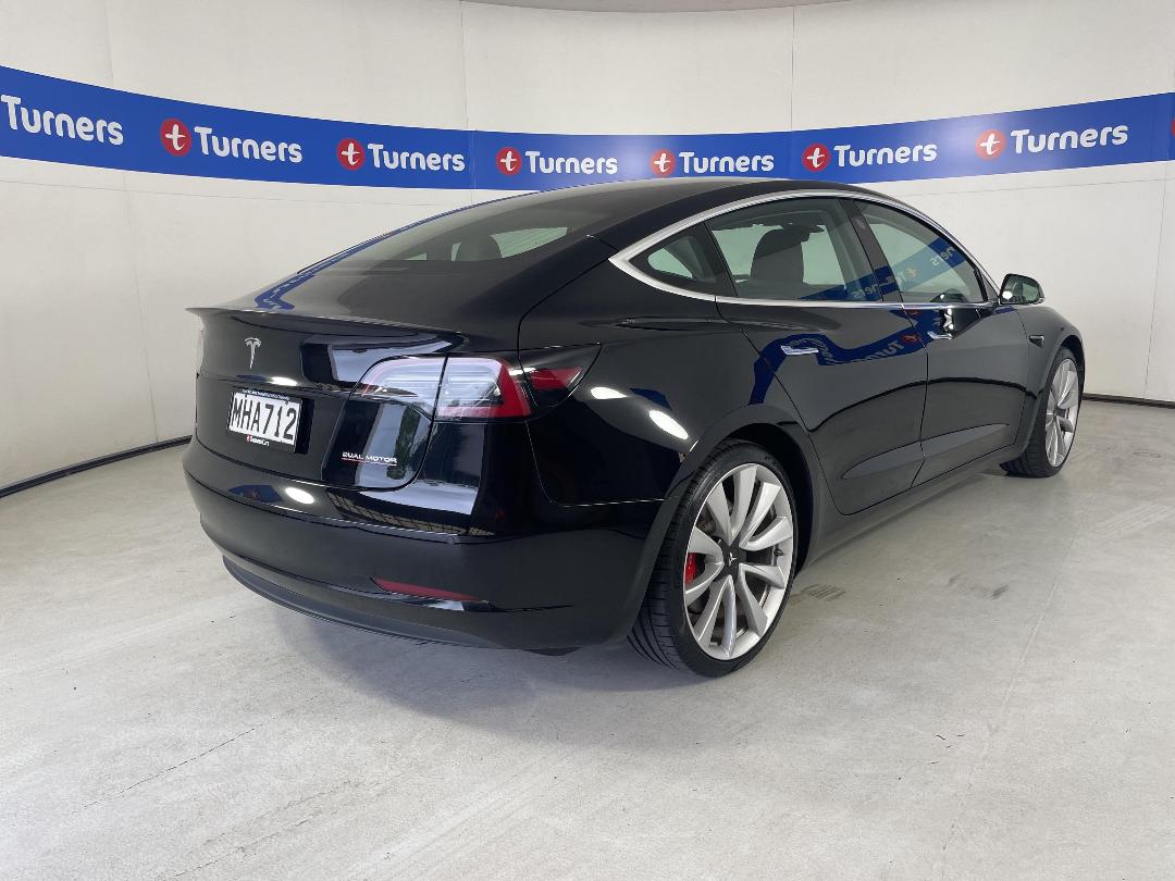 Photo '7' of Tesla Model 3