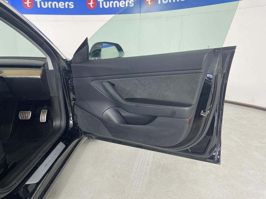 Photo '15' of Tesla Model 3