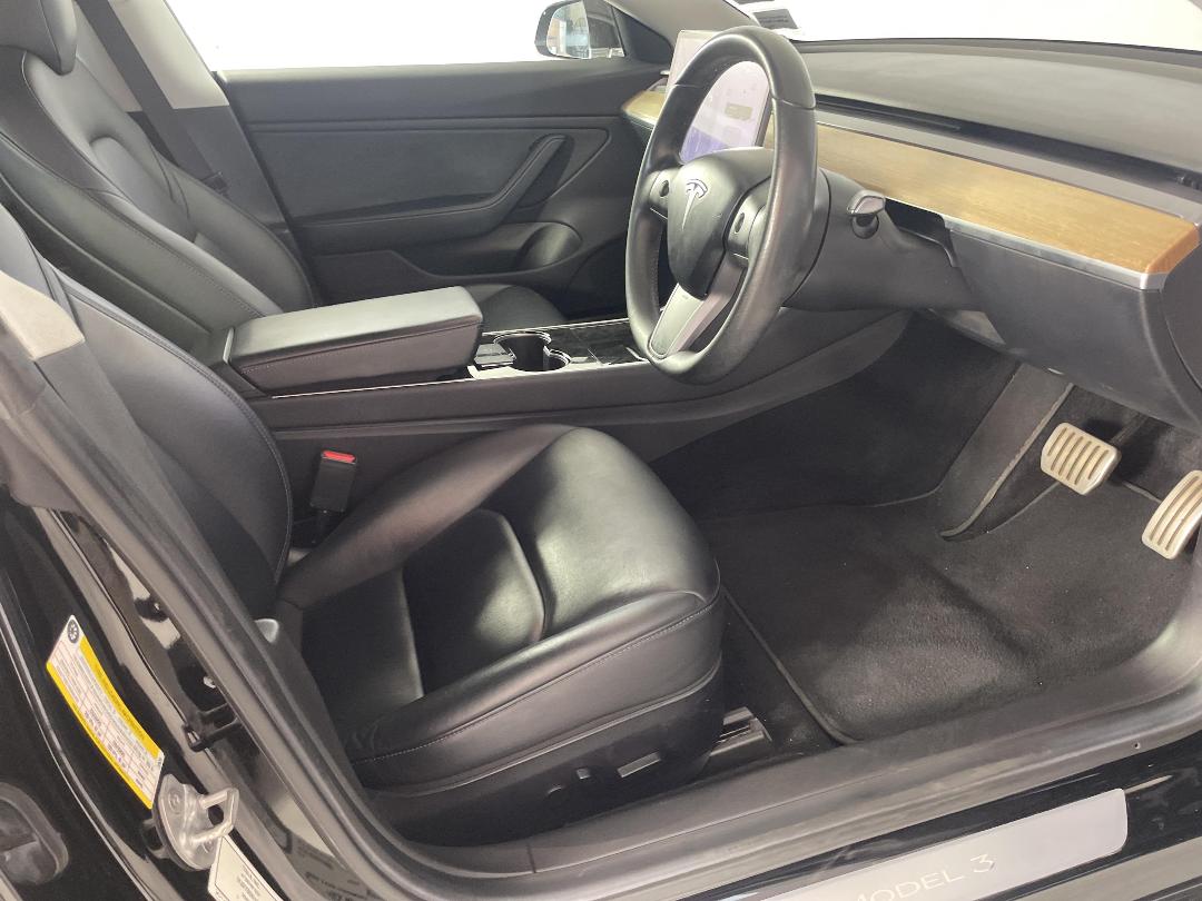 Photo '16' of Tesla Model 3