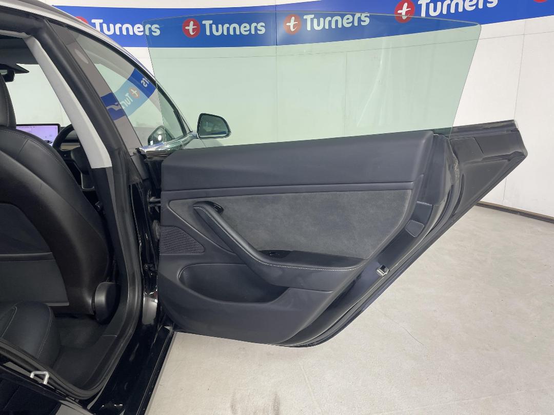 Photo '19' of Tesla Model 3