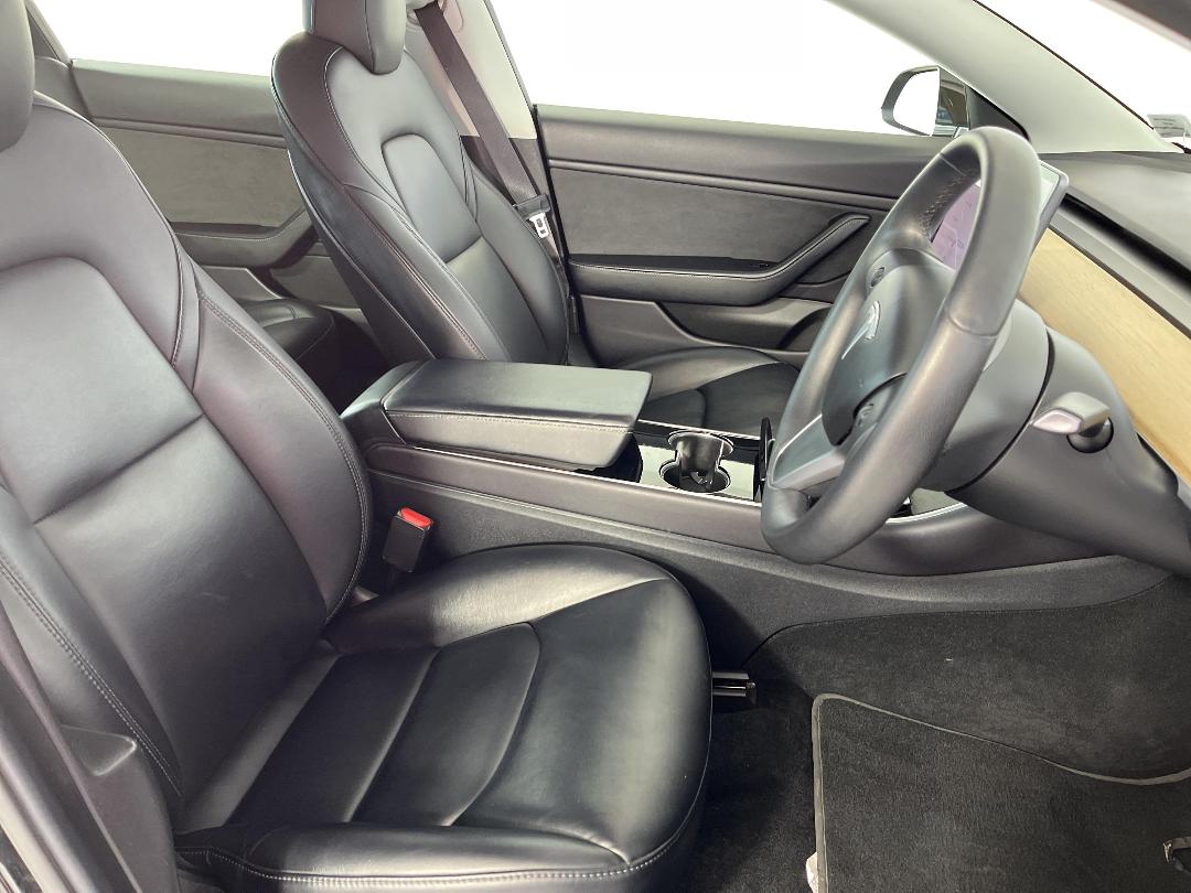 Photo '16' of Tesla Model 3 Photo '16' of Tesla Model 3