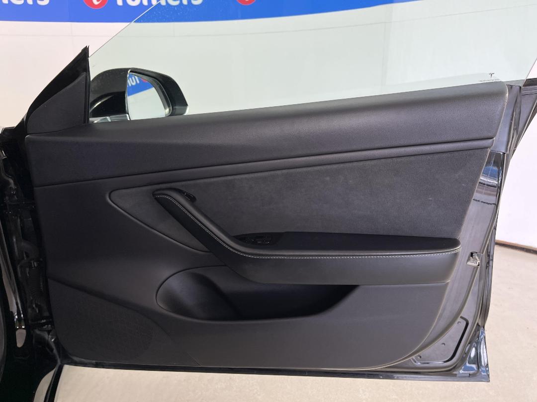 Photo '15' of Tesla Model 3 Photo '15' of Tesla Model 3