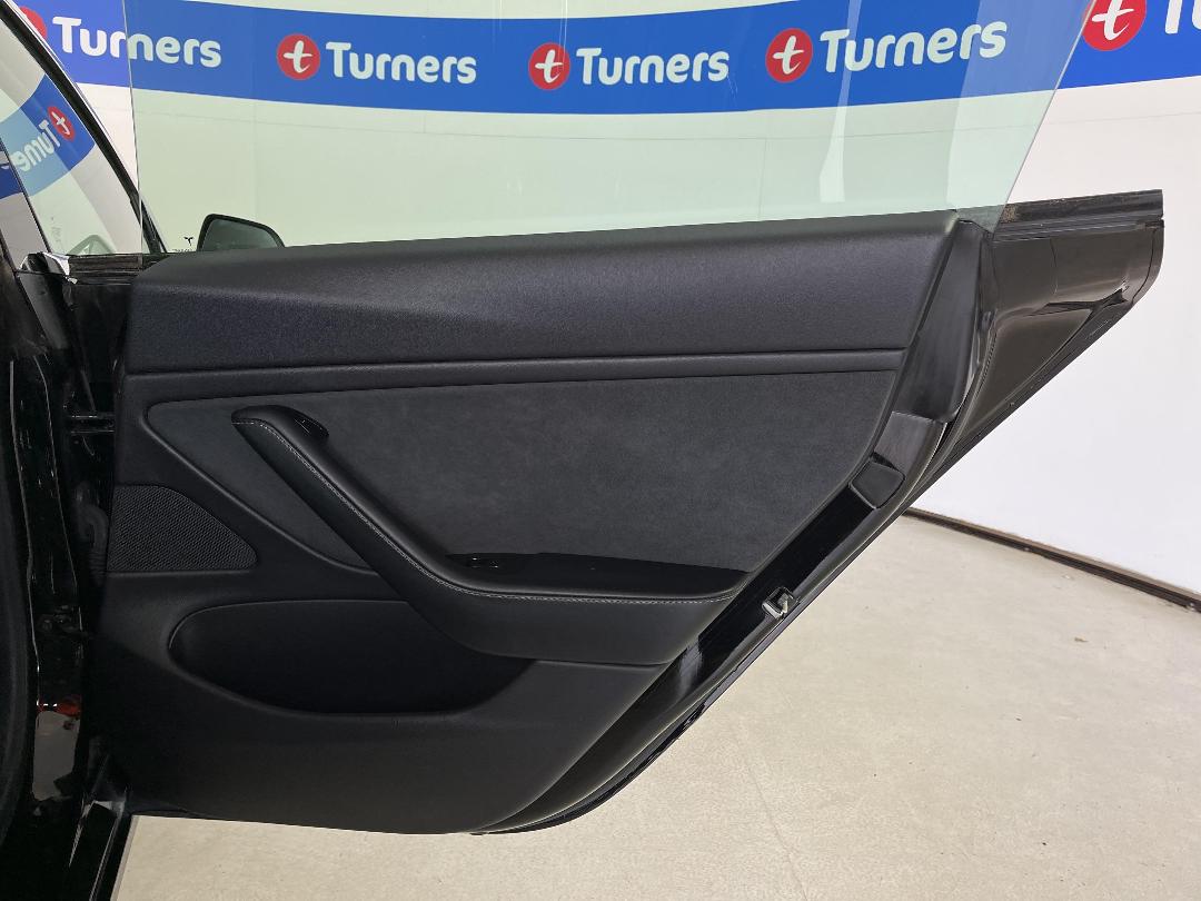 Photo '19' of Tesla Model 3 Photo '19' of Tesla Model 3