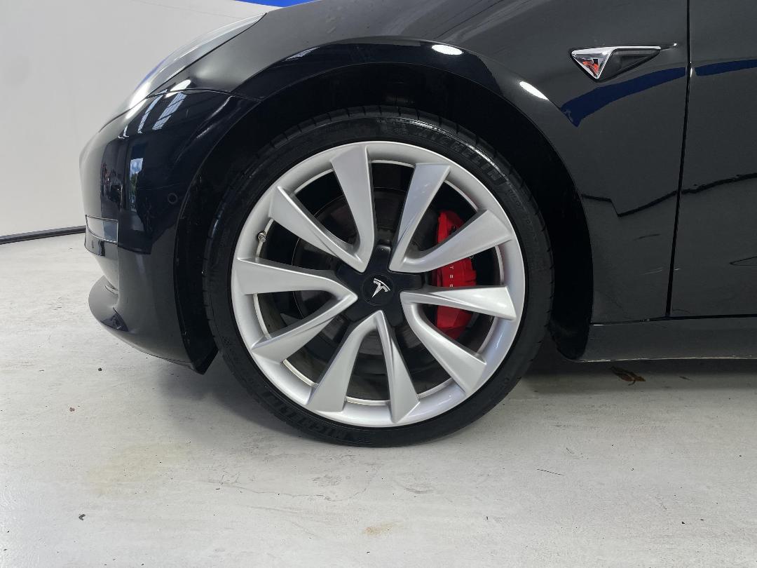 Photo '10' of Tesla Model 3