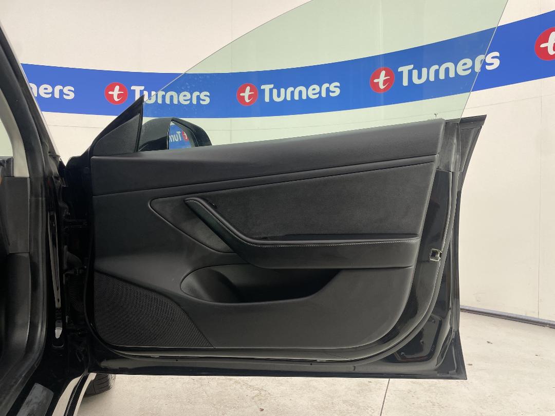 Photo '15' of Tesla Model 3