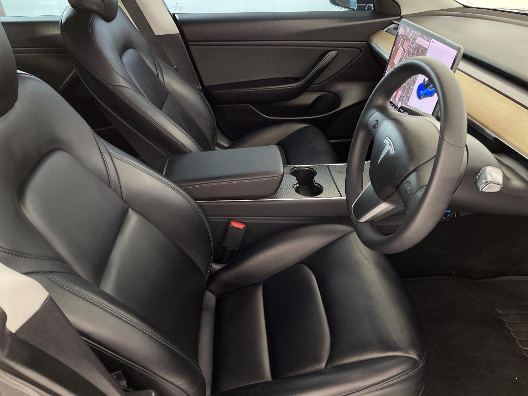 Photo '16' of Tesla Model 3 Photo '16' of Tesla Model 3