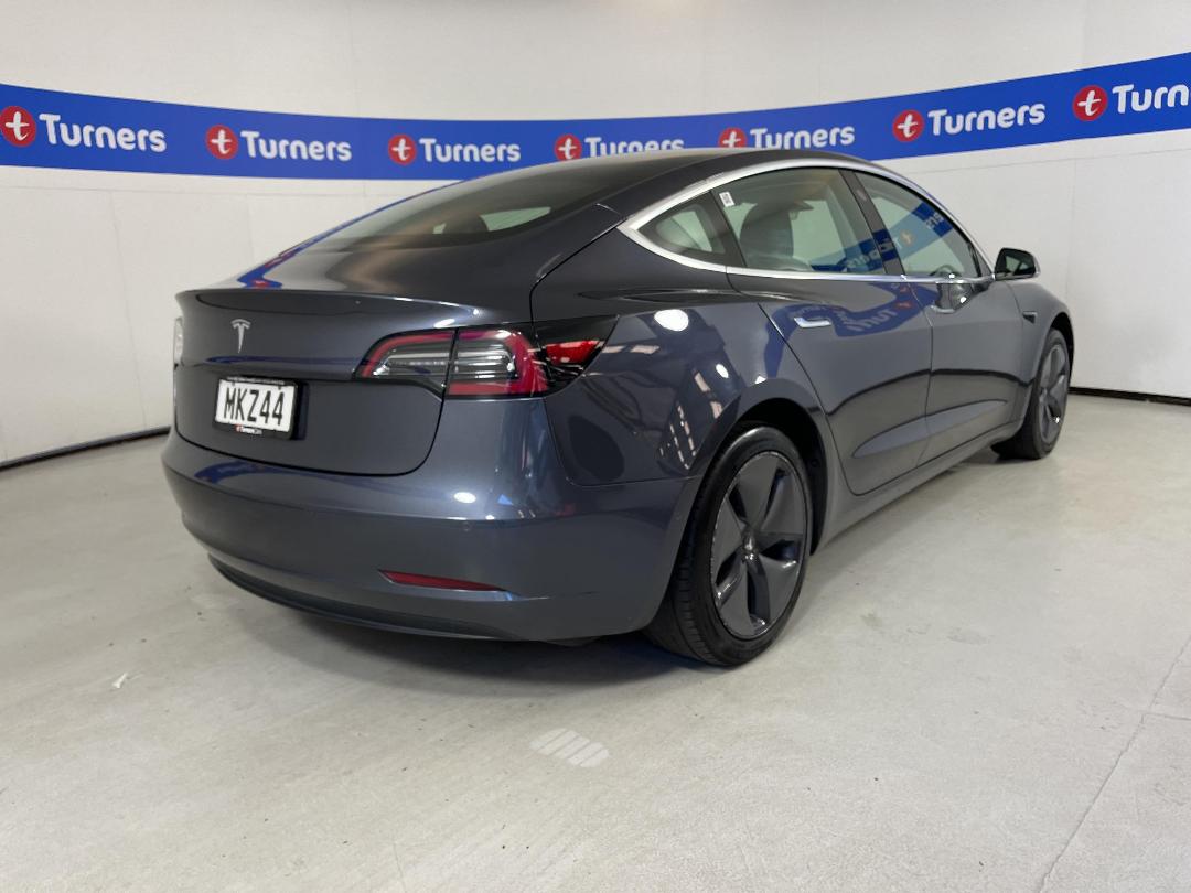 Photo '7' of Tesla Model 3