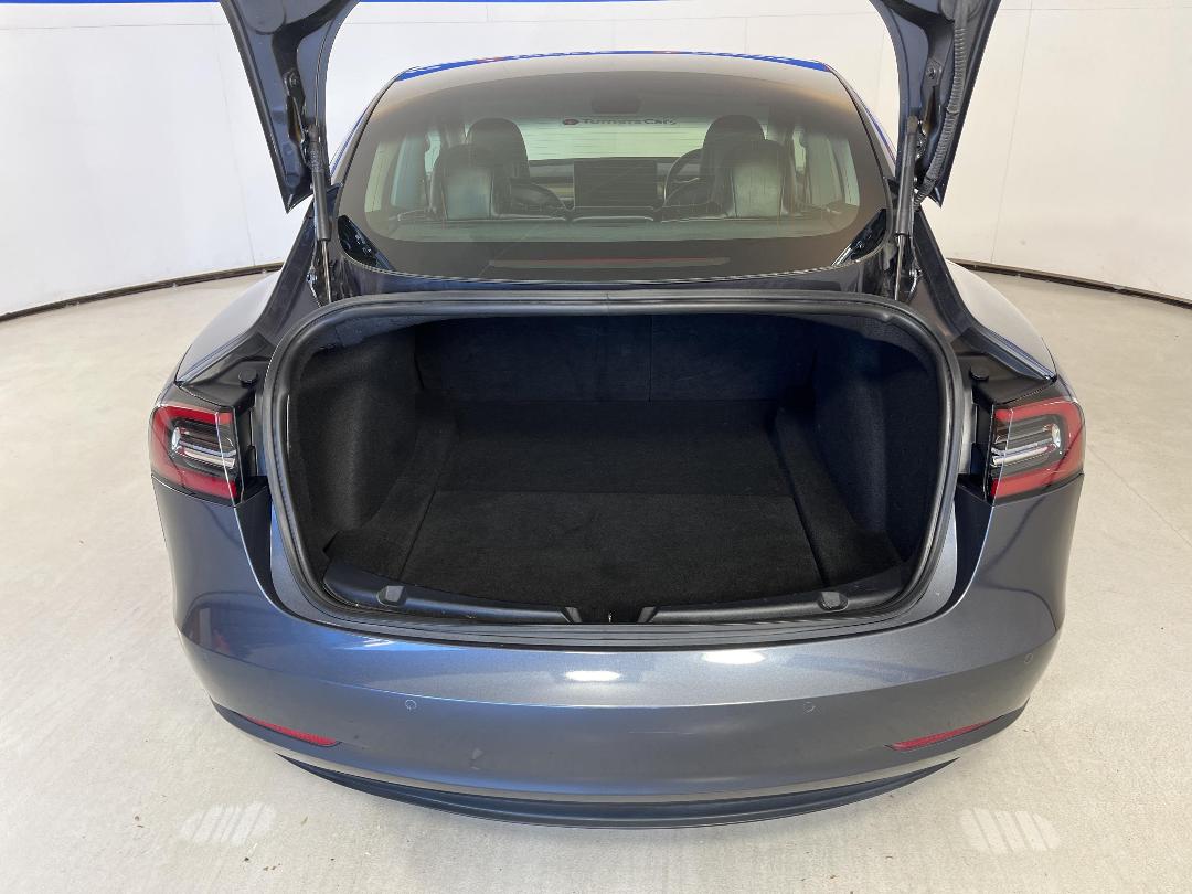 Photo '14' of Tesla Model 3