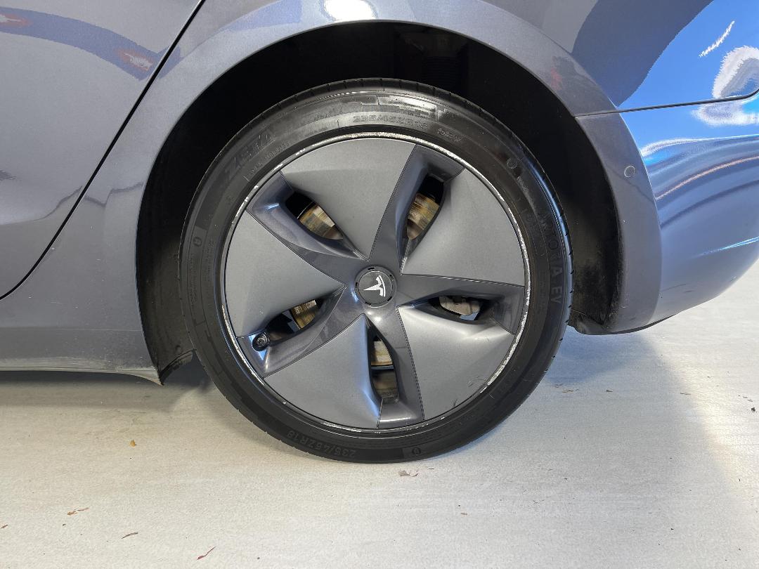 Photo '11' of Tesla Model 3