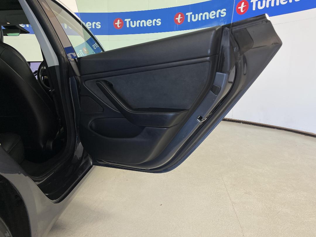 Photo '19' of Tesla Model 3