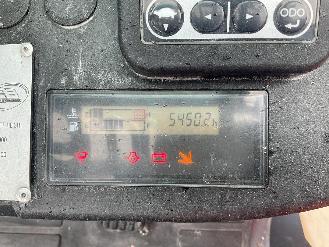 Photo '15' of Toyota 8FD25 Forklift Photo '15' of Toyota 8FD25 Forklift