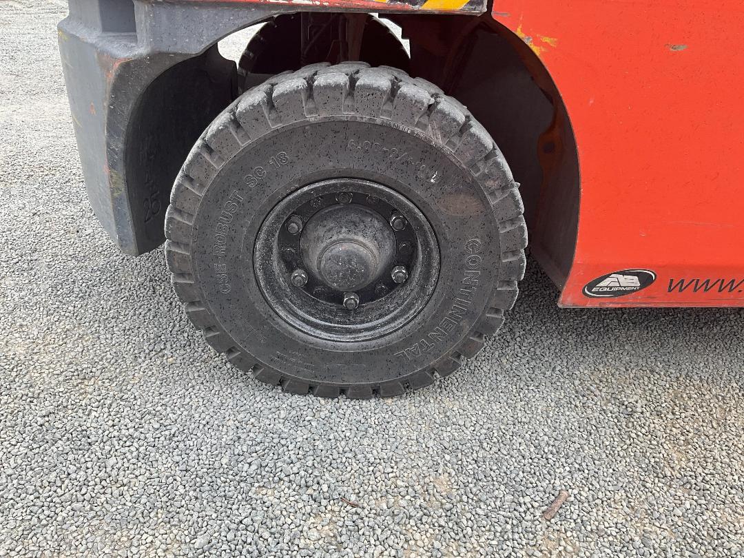 Photo '28' of Toyota 8FD25 Forklift Photo '28' of Toyota 8FD25 Forklift