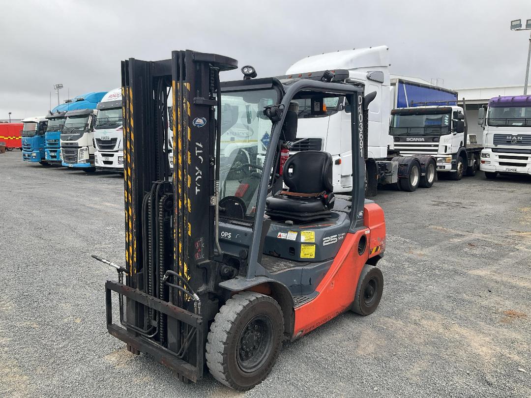 Photo '10' of Toyota 8FD25 4x2 Forklift