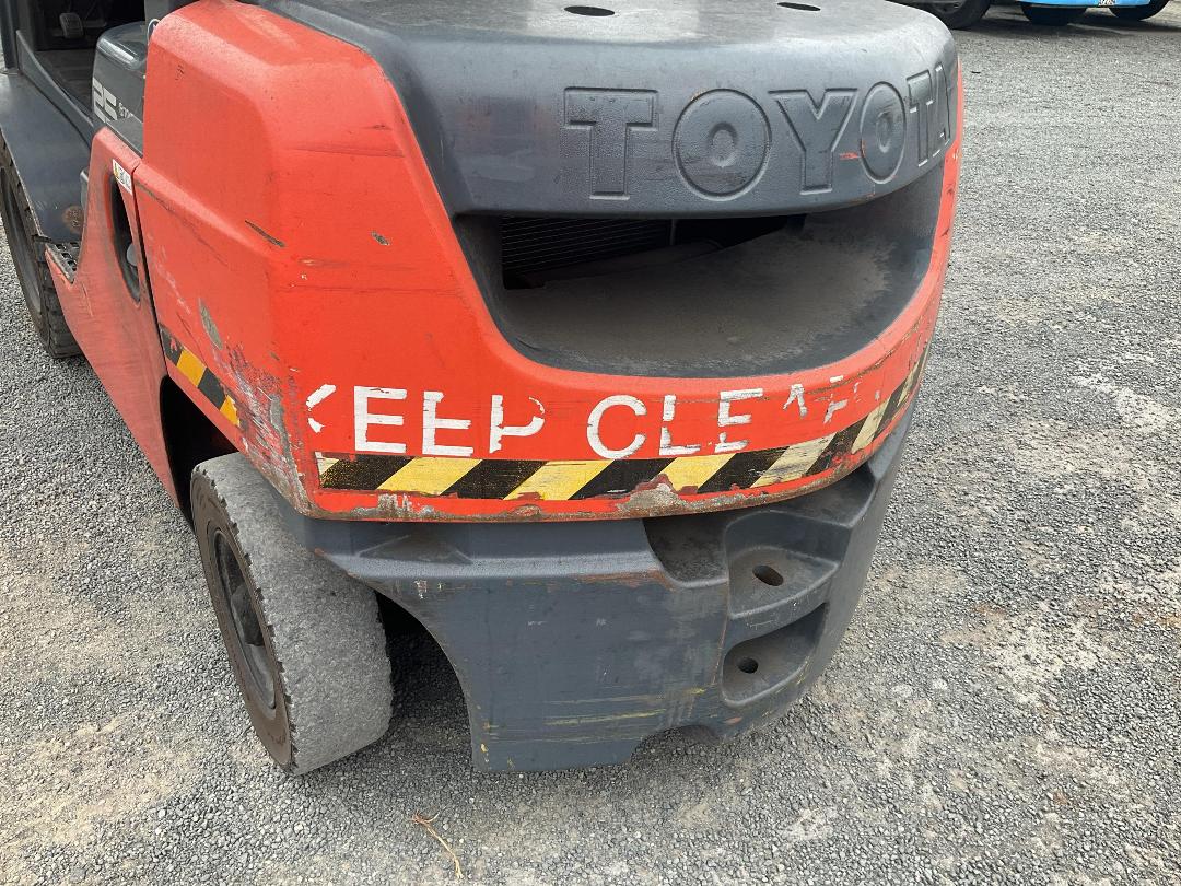 Photo '23' of Toyota 8FD25 4x2 Forklift