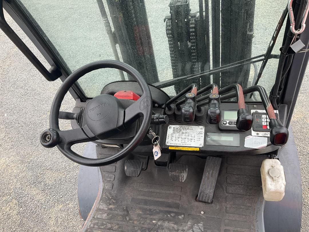 Photo '12' of Toyota 8FD25 4x2 Forklift