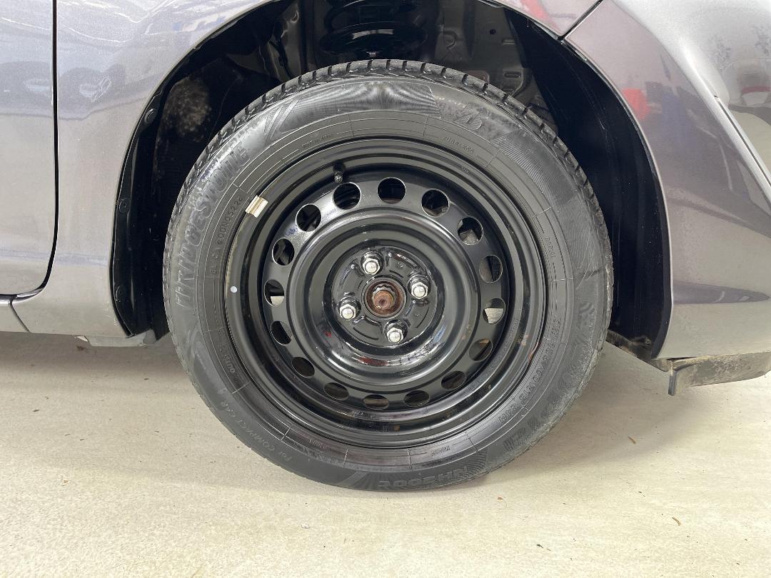 Photo '9' of Toyota Aqua Photo '9' of Toyota Aqua