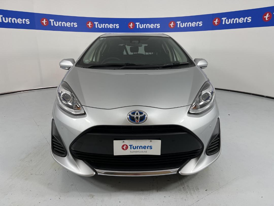 Photo '2' of Toyota Aqua Photo '2' of Toyota Aqua