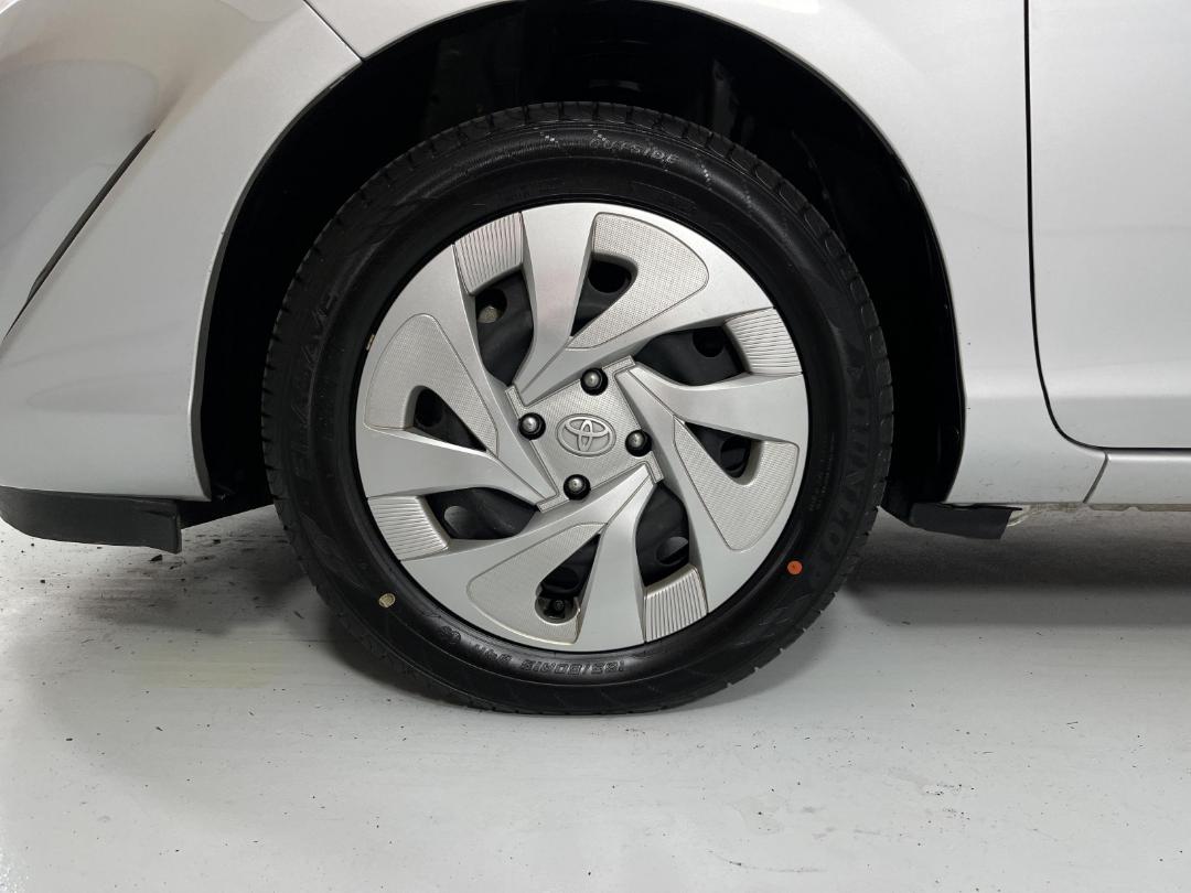 Photo '10' of Toyota Aqua Photo '10' of Toyota Aqua