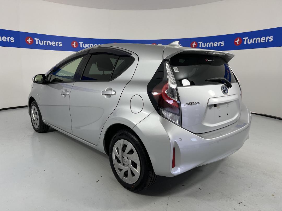 Photo '5' of Toyota Aqua Photo '5' of Toyota Aqua