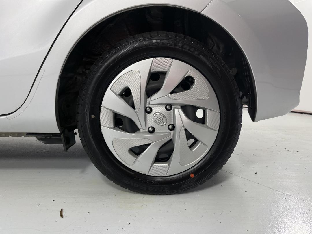 Photo '11' of Toyota Aqua Photo '11' of Toyota Aqua