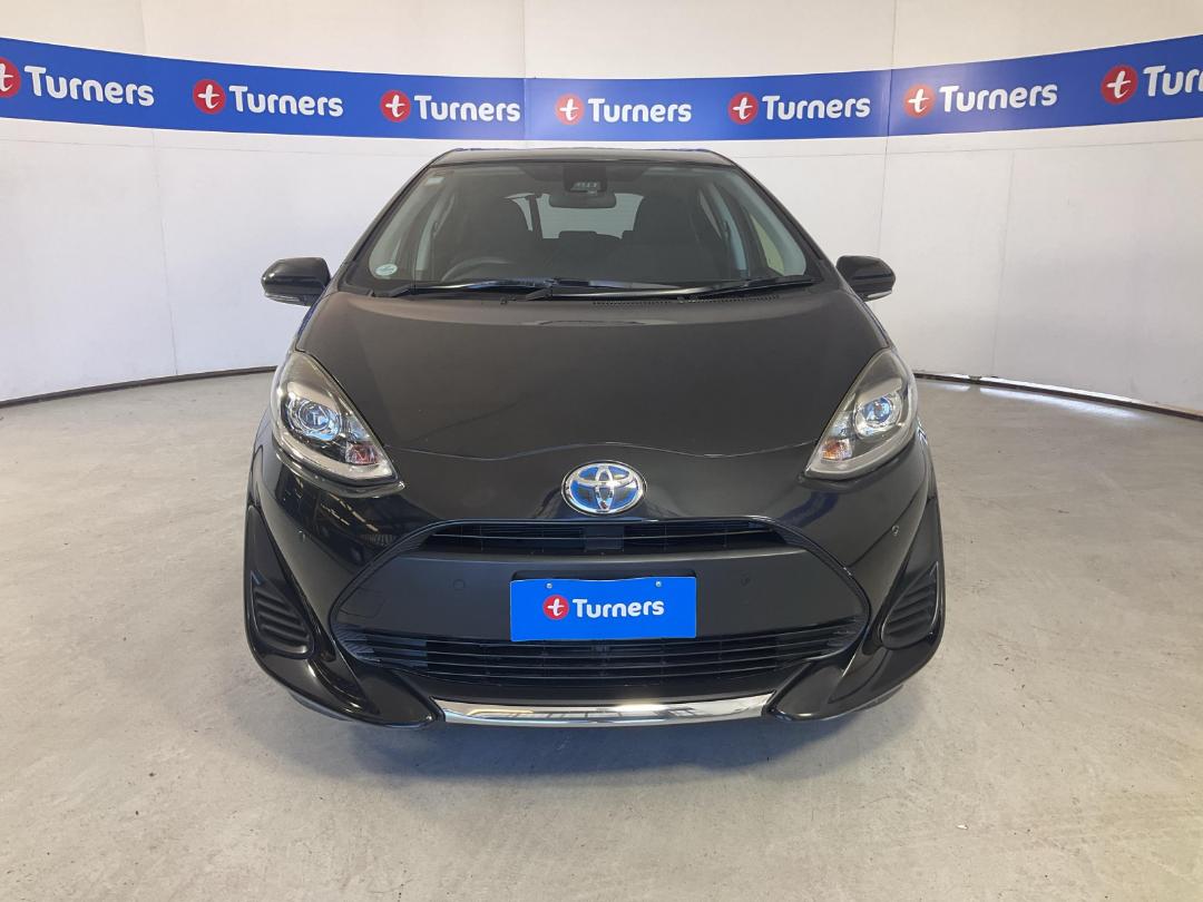 Photo '2' of Toyota Aqua Photo '2' of Toyota Aqua