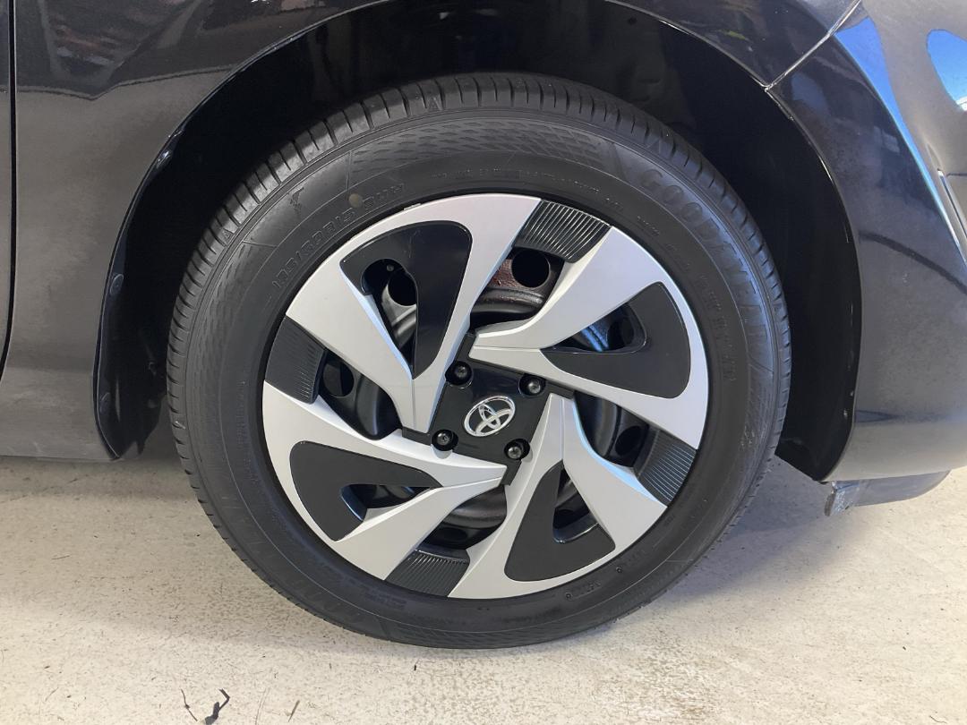 Photo '9' of Toyota Aqua Photo '9' of Toyota Aqua