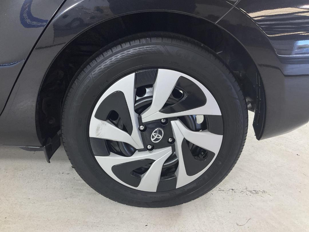 Photo '11' of Toyota Aqua Photo '11' of Toyota Aqua