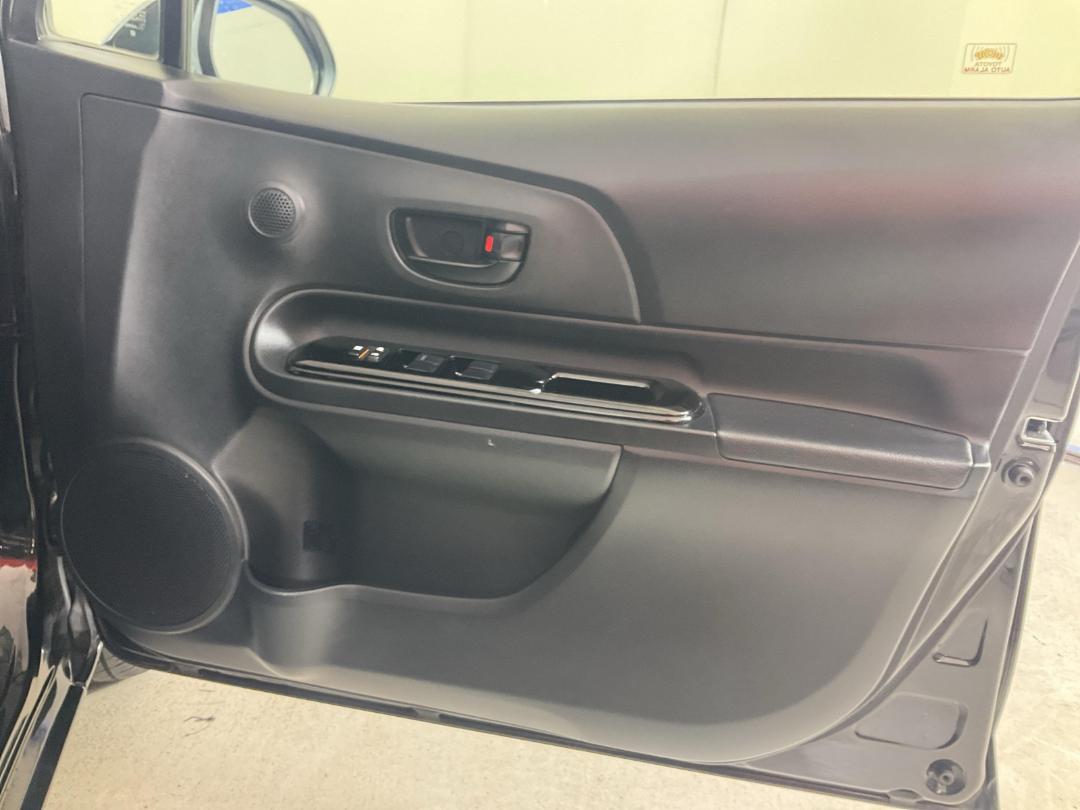 Photo '15' of Toyota Aqua Photo '15' of Toyota Aqua