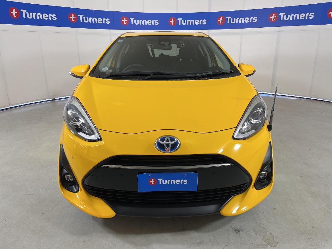 Photo '2' of Toyota Aqua Photo '2' of Toyota Aqua