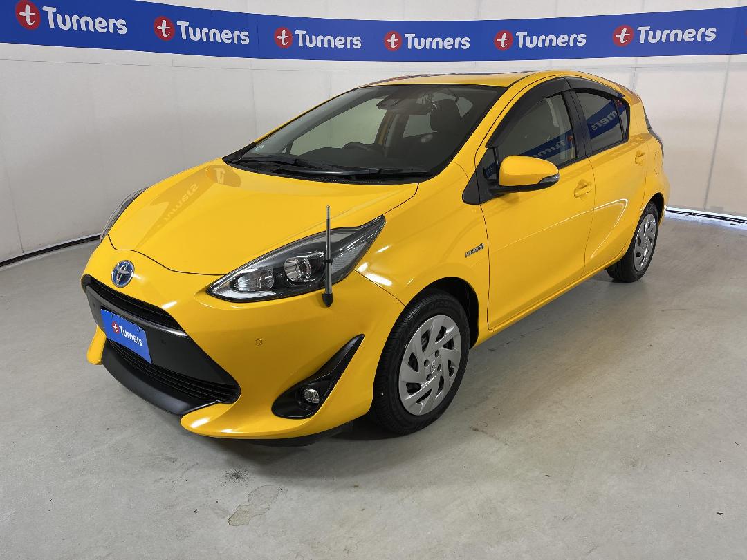 Photo '4' of Toyota Aqua Photo '4' of Toyota Aqua