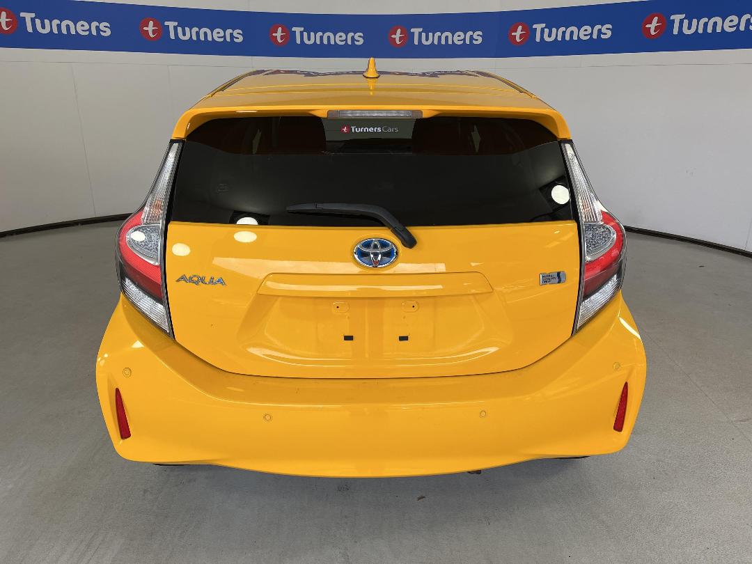 Photo '6' of Toyota Aqua Photo '6' of Toyota Aqua