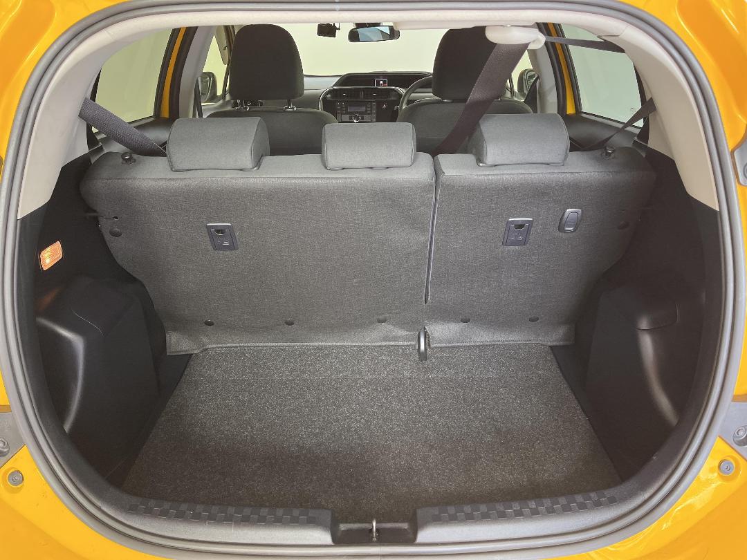 Photo '14' of Toyota Aqua Photo '14' of Toyota Aqua