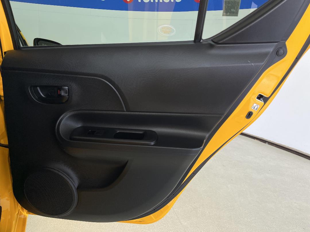 Photo '19' of Toyota Aqua Photo '19' of Toyota Aqua