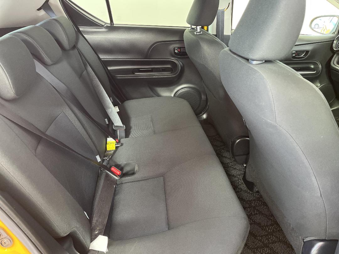 Photo '20' of Toyota Aqua Photo '20' of Toyota Aqua