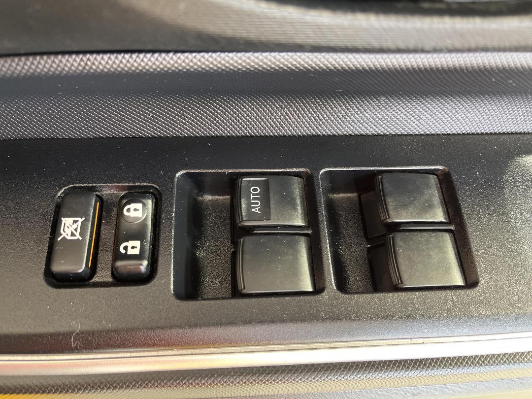 Photo '23' of Toyota Aqua Photo '23' of Toyota Aqua