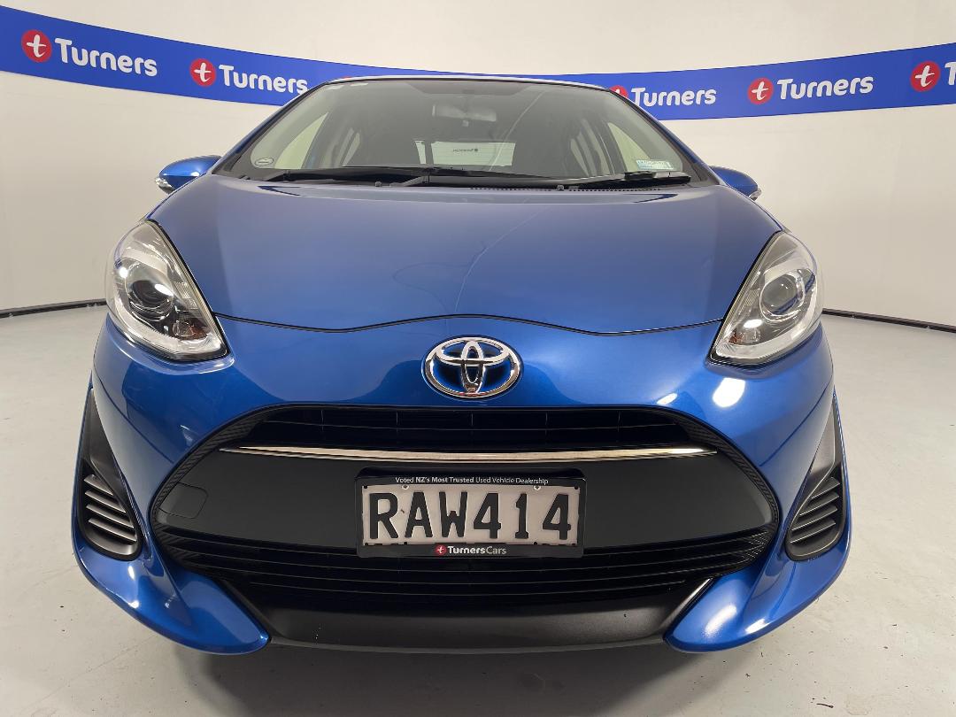 Photo '2' of Toyota Aqua Photo '2' of Toyota Aqua