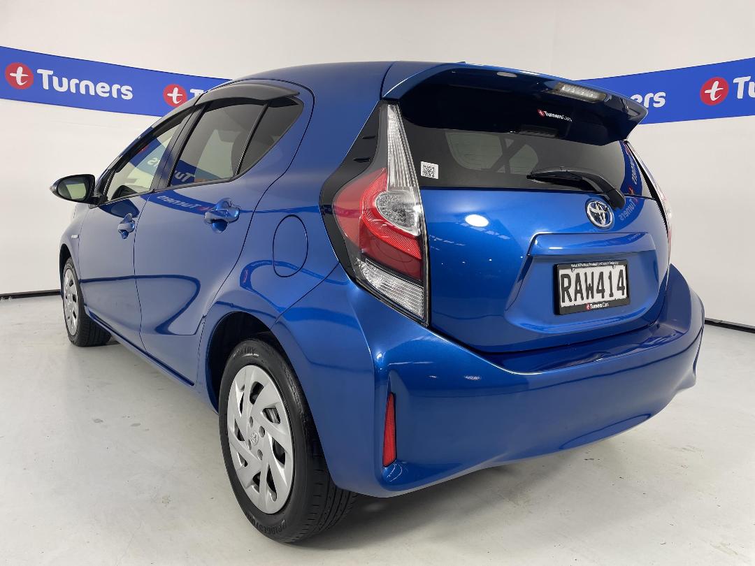 Photo '5' of Toyota Aqua Photo '5' of Toyota Aqua