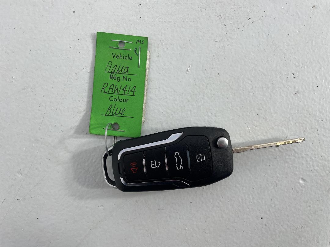 Photo '22' of Toyota Aqua Photo '22' of Toyota Aqua