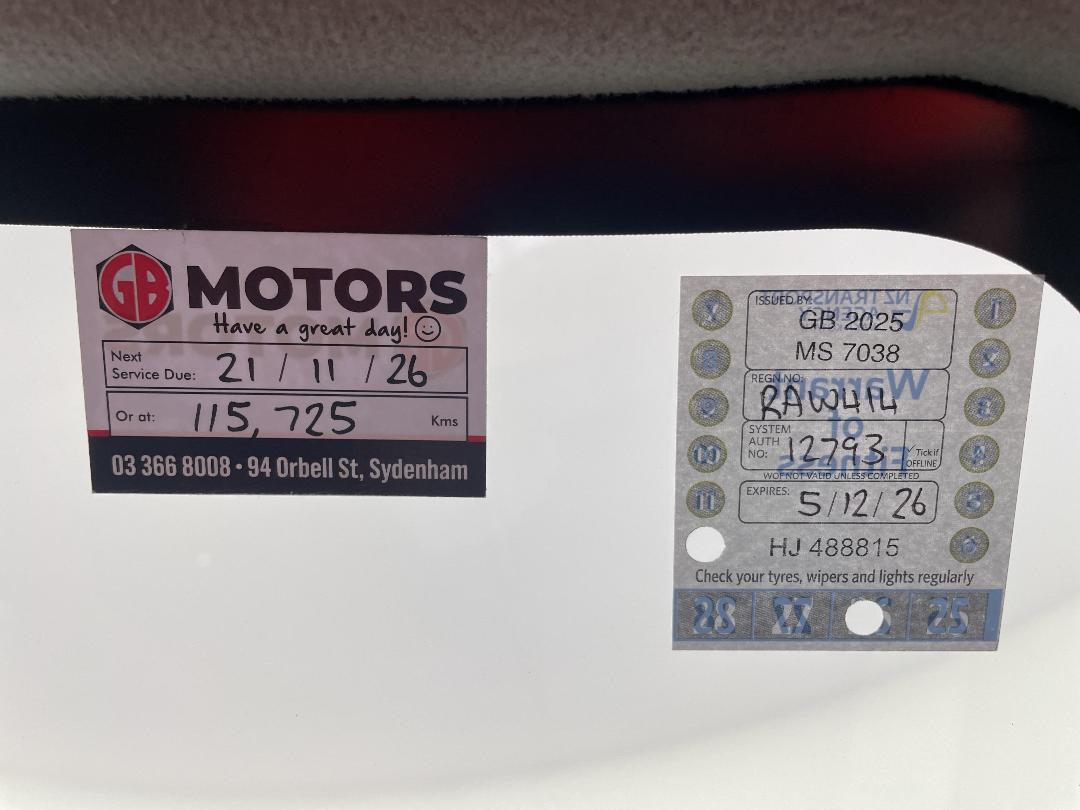 Photo '28' of Toyota Aqua Photo '28' of Toyota Aqua