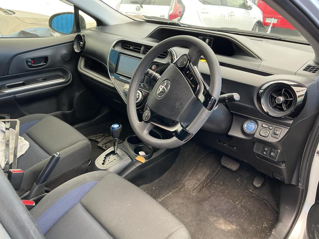 Photo '7' of Toyota Aqua Photo '7' of Toyota Aqua