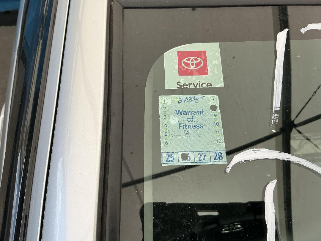 Photo '14' of Toyota Aqua Photo '14' of Toyota Aqua