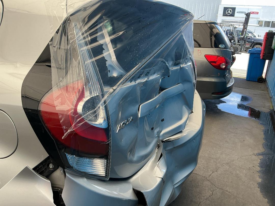 Photo '24' of Toyota Aqua Photo '24' of Toyota Aqua