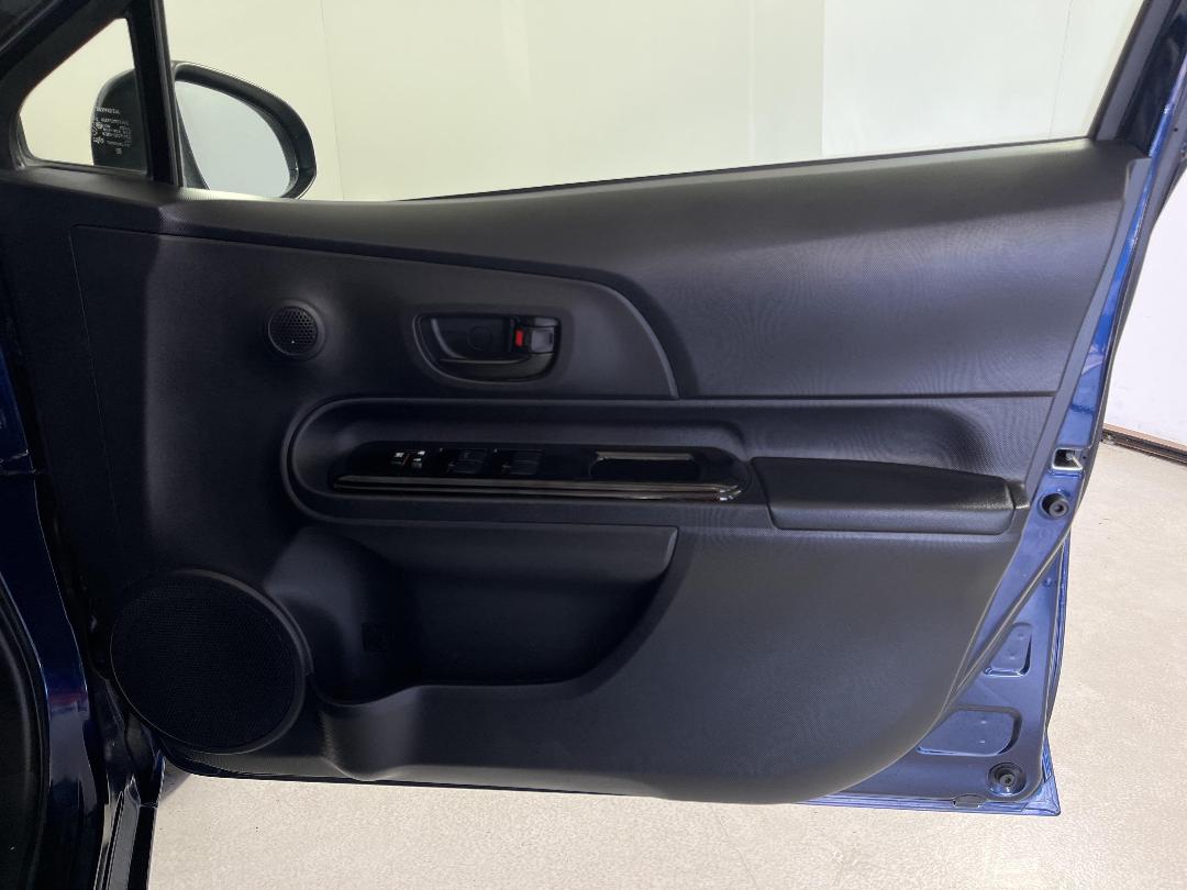 Photo '15' of Toyota Aqua Photo '15' of Toyota Aqua