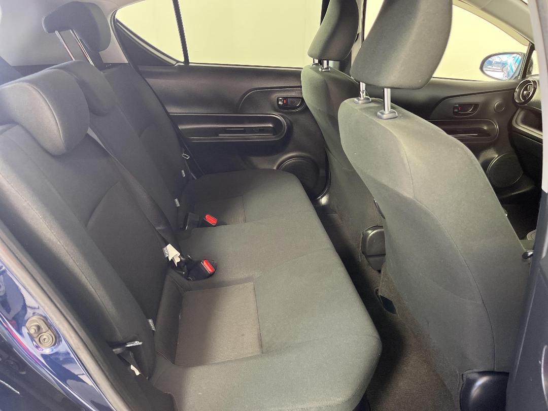 Photo '20' of Toyota Aqua Photo '20' of Toyota Aqua