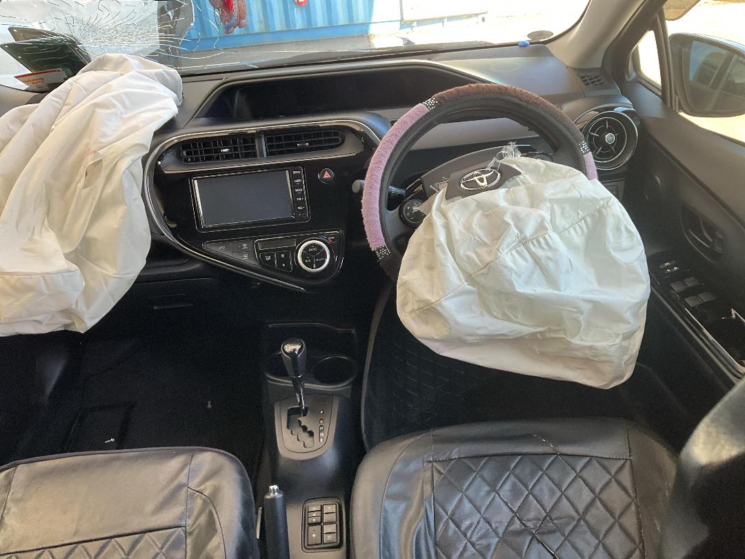 Photo '15' of Toyota Aqua Hybrid