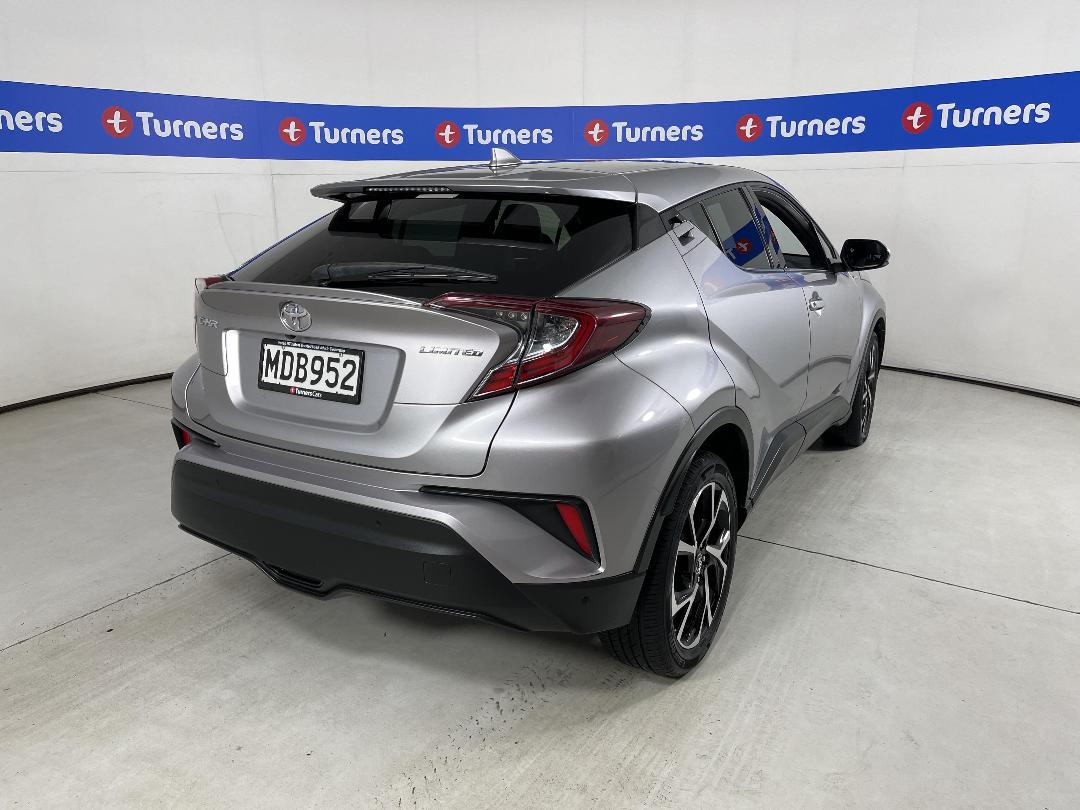Photo '7' of Toyota C-HR Photo '7' of Toyota C-HR