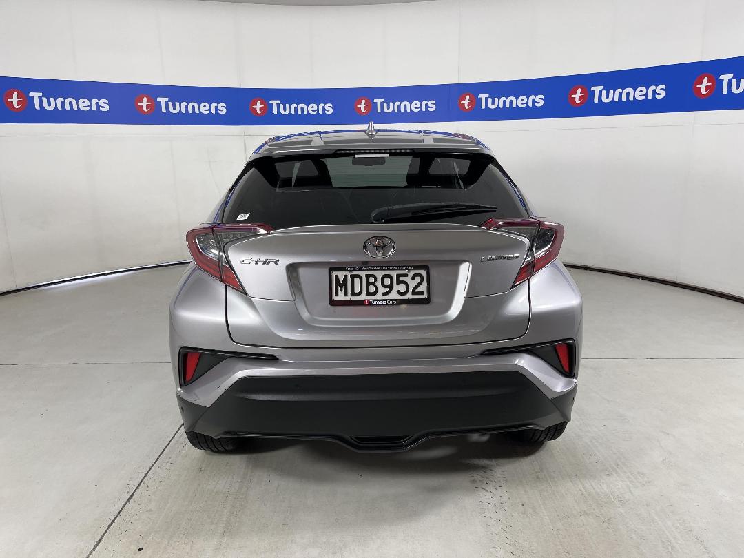 Photo '6' of Toyota C-HR Photo '6' of Toyota C-HR