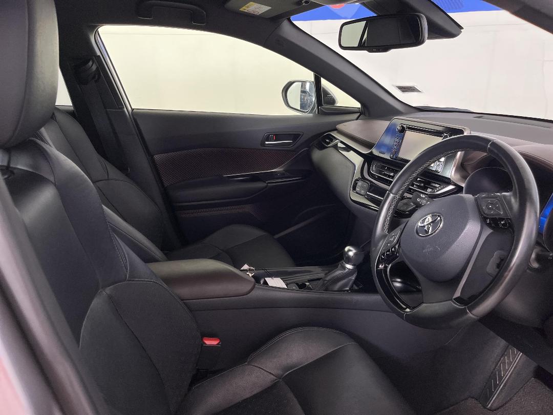 Photo '16' of Toyota C-HR Photo '16' of Toyota C-HR