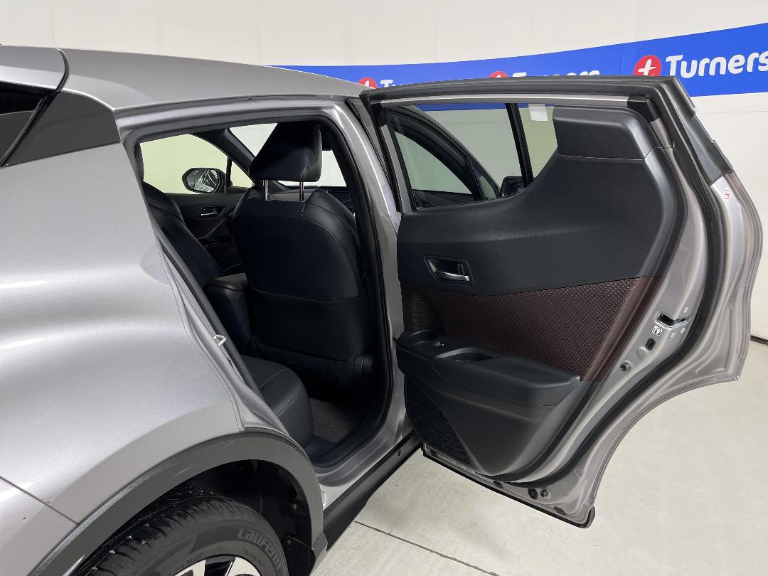 Photo '19' of Toyota C-HR Photo '19' of Toyota C-HR