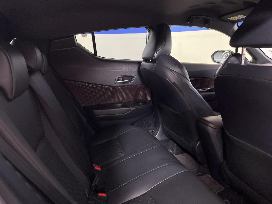 Photo '20' of Toyota C-HR Photo '20' of Toyota C-HR